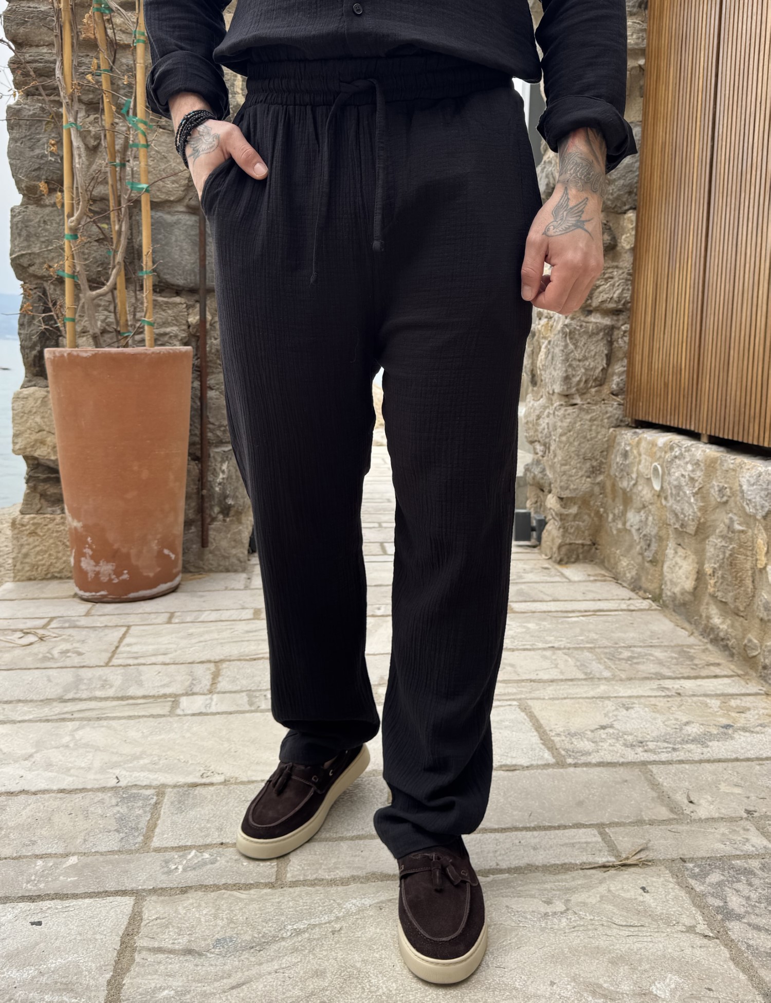 ESSENTIALS Ανδρική μαύρη loose παντελόνα με λάστιχο ES517